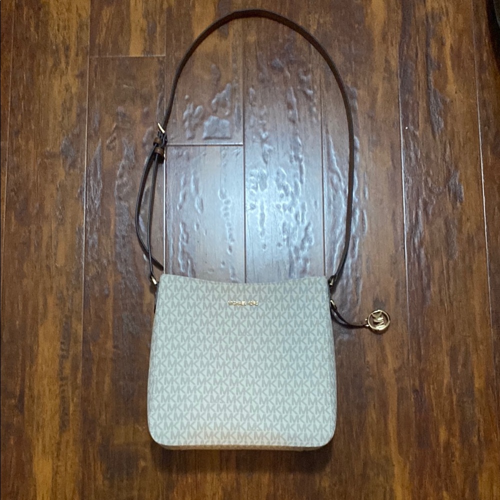Michael Kors Jet Set Travel Large Logo Messenger Bag